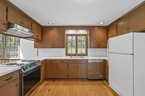 7 Pinecliff Dr, Marblehead, MA 01945 photo 10