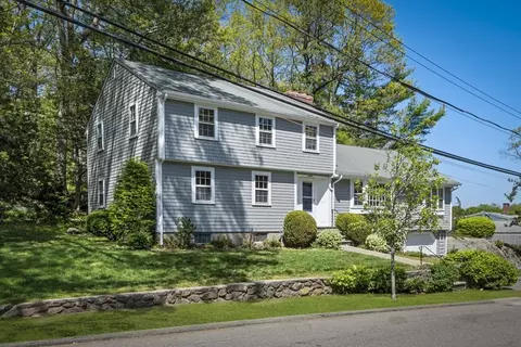 7 Pinecliff Dr, Marblehead, MA 01945 photo 2