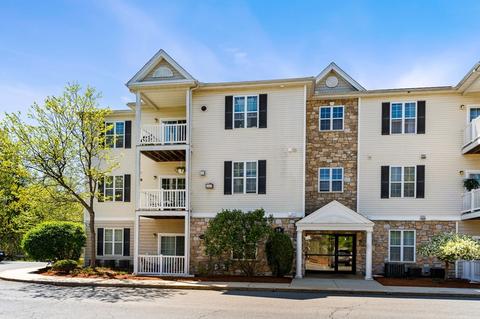 19 Hampshire Rd #107, Methuen, MA 01844