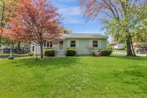 52 Hanson Dr, Springfield, MA 01128 photo 2