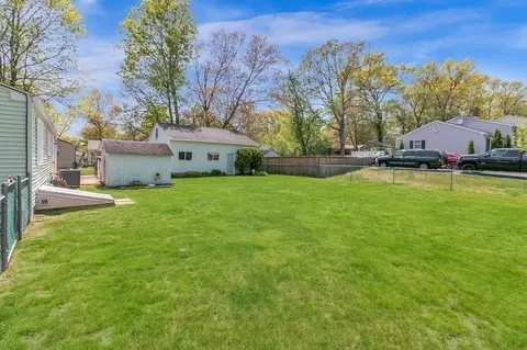 52 Hanson Dr, Springfield, MA 01128 photo 38