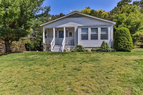 32 Headlands Dr, Plymouth, MA 02360