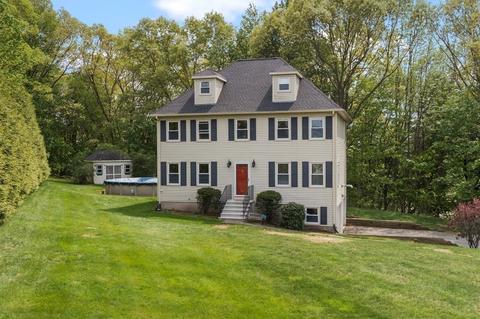 14 Stacey Ln, Amesbury, MA 01913