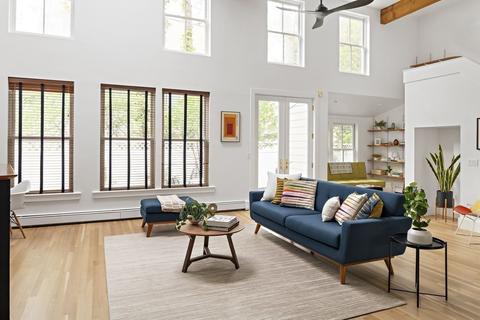 52 Porter Rd #52, Cambridge, MA 02140