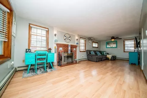 9 Grant St, Wareham, MA 02571 photo 4