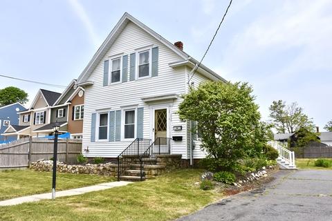 215 High St, Wareham, MA 02571
