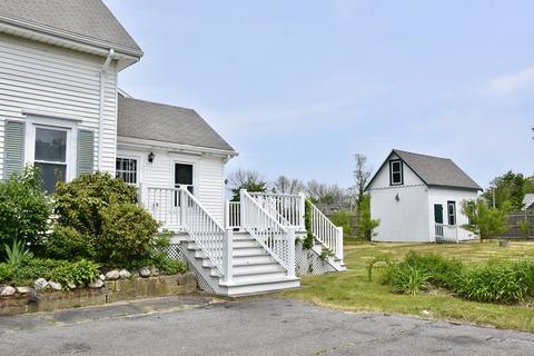 215 High St, Wareham, MA 02571 photo 3