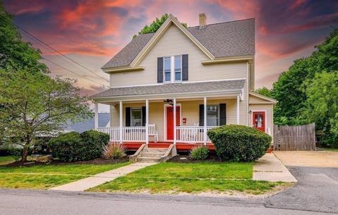 10 Worsted St, Franklin, MA 02038