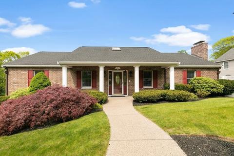 22 Pheasantwood Dr, Wakefield, MA 01880