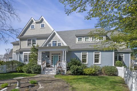 6 Captains Walk Ln, Marblehead, MA 01945