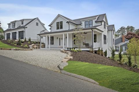 2 Whittier Rd, Marblehead, MA 01945