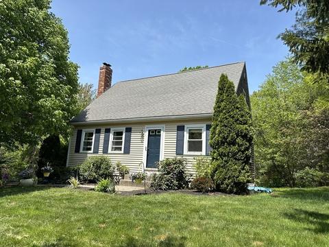42 Sandra Way, Plymouth, MA 02360