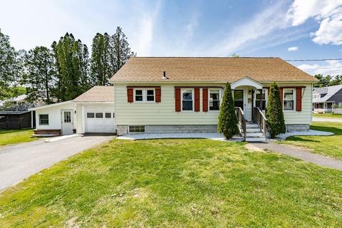 84 Norwood St, Greenfield, MA 01301