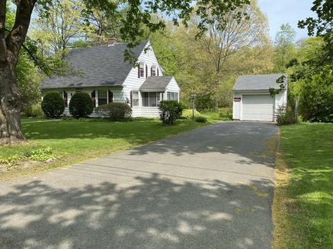 99 Meridian St, Greenfield, MA 01301