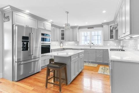 16 Downey St #16, Watertown, MA 02472