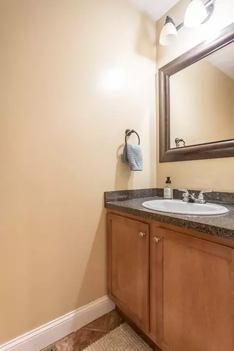 32 Christinas Path, Raynham, MA 02767 photo 5