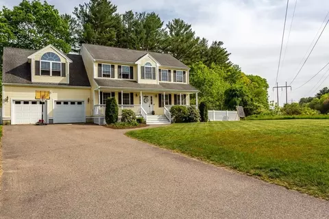32 Christinas Path, Raynham, MA 02767 photo 2