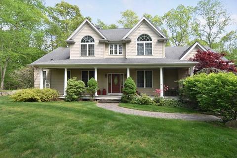 11 Salisbury St, Rehoboth, MA 02769
