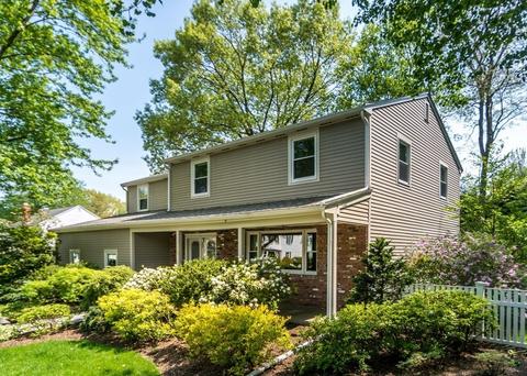 15 Meetinghouse Cir, Needham, MA 02492