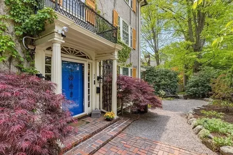 22 Kennard Rd, Brookline, MA 02446