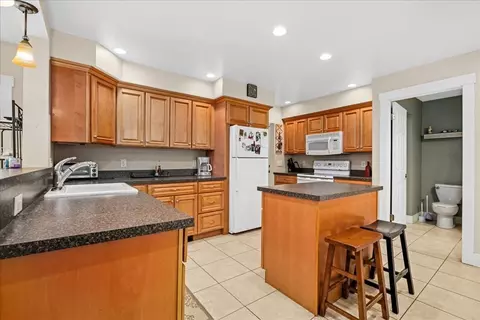493 Main St, Leicester, MA 01611 photo 5