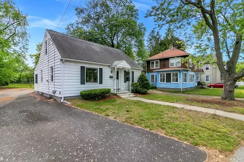 122 Prentice St, Springfield, MA 01104 photo 3