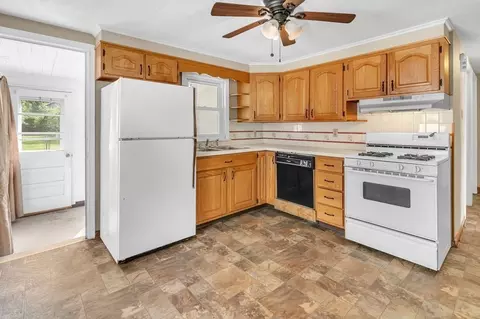 122 Prentice St, Springfield, MA 01104 photo 5