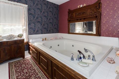 100 Main St, Upton, MA 01568 photo 24