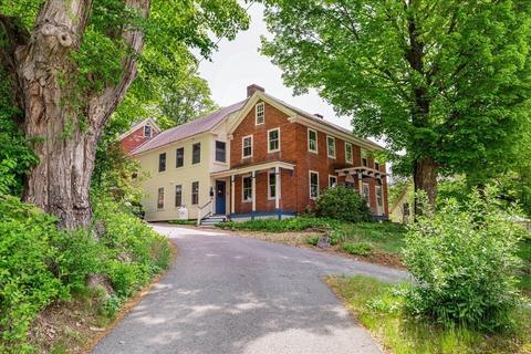 13 High St, Peterborough, NH 03458