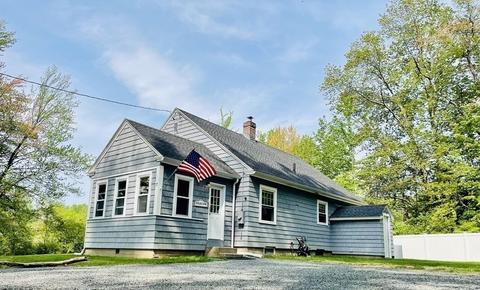 7 Loomis Rd, Greenfield, MA 01301