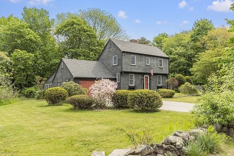 52 Moulton St, Hamilton, MA 01982