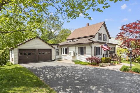 142 Ash St, Gardner, MA 01440