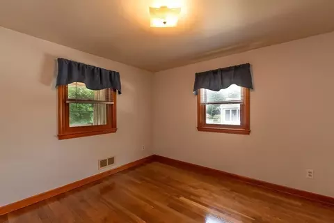 16 Ellen St, Webster, MA 01570 photo 13