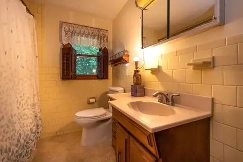 16 Ellen St, Webster, MA 01570 photo 15