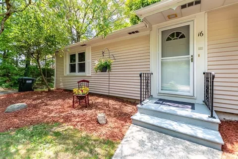 16 Ellen St, Webster, MA 01570 photo 3