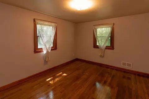16 Ellen St, Webster, MA 01570 photo 11