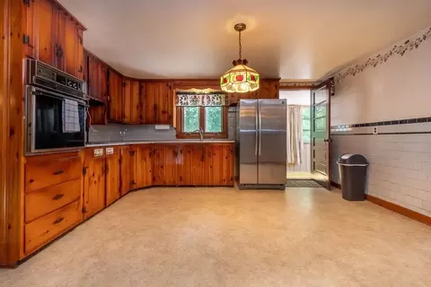 16 Ellen St, Webster, MA 01570 photo 5