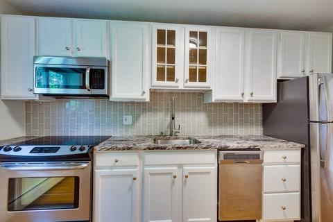 41 Westgate Rd #3, Boston, MA 02647