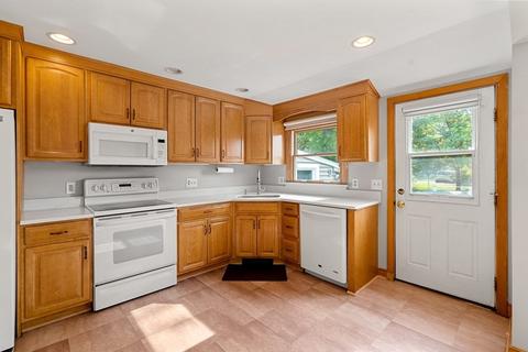 8 Kimberly Dr, Danvers, MA 01923 photo 23