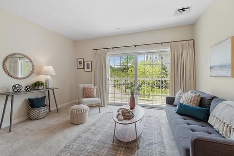 7 Augustus Ct #2002, Reading, MA 01867