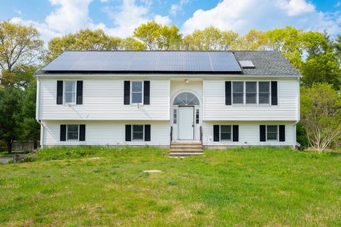 201 Elm St, Halifax, MA 02338