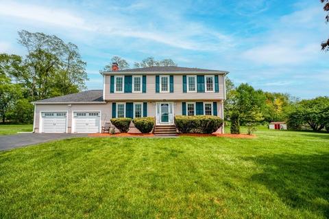 2 Shedd Ln, Chelmsford, MA 01824