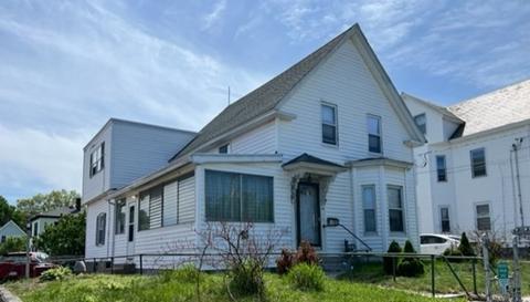 28 C St, Lowell, MA 01851