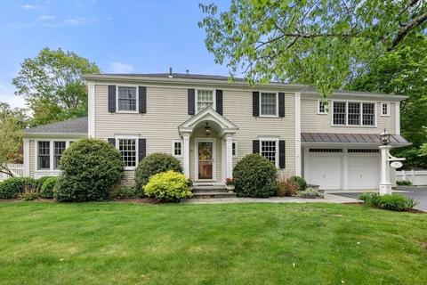 40 Oakridge Rd, Wellesley, MA 02481