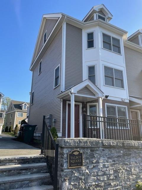 383 E Merrimack St #22, Lowell, MA 01852