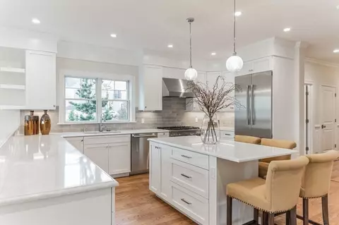 185 Hillside Ave #185, Needham, MA 02494