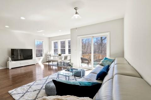 67 Spruce St #67, Hopkinton, MA 01748