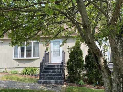 59 4th St #59, Worcester, MA 01602