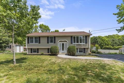 68 Hummingbird Ln, Taunton, MA 02718