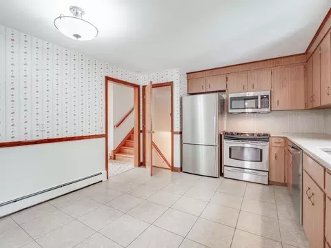 40 Windsor Rd, Stoneham, MA 02180 photo 9